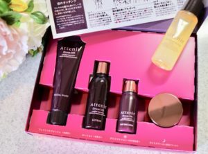 アテニアドレスリフト2週間体験トライアルが1,527円!ハイクオリティーな美容成分は価格以上の優秀コスメ