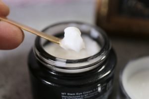 瞼のたるみには植物幹細胞エキスが働く美容外科生まれのメタトロンステムアイクリーム絶賛です!